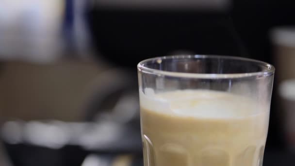 Barista makes cappuccino close-up HD — Stock Video