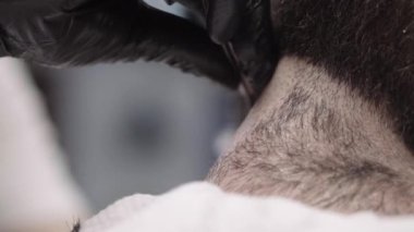 sakallı bir bıçak ile kesme