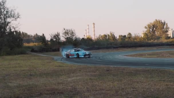 Sportcar vai na pista à deriva — Vídeo de Stock