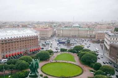 Aziz Isaac Katedrali