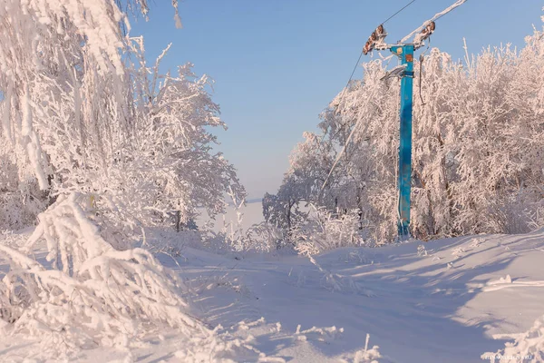 Peisaj de iarnă cu zăpadă — Fotografie, imagine de stoc