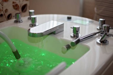 Hidroterapi için banyo