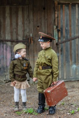 Üniformalı çocuk. Askerler, anavatan savunucuları. 