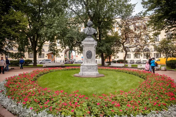 Rusland Sint Petersburg Monument Voor Michail Vasiljevitsj Lomonosov 2017 — Stockfoto