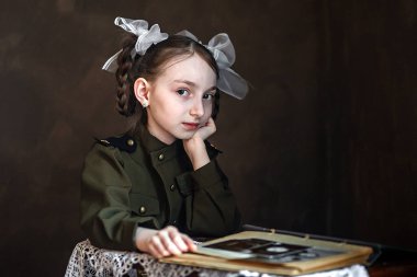 Üniformalı çocuklar, Anavatan 'ın koruyucuları. Askeri tema. Askeri üniforma..