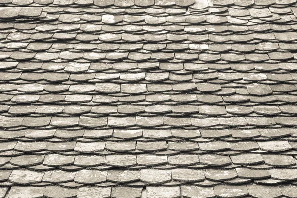 Oude Architectonische Detail Dak Van Leisteen Tegels Vernieuwd Lichte Zomer — Stockfoto