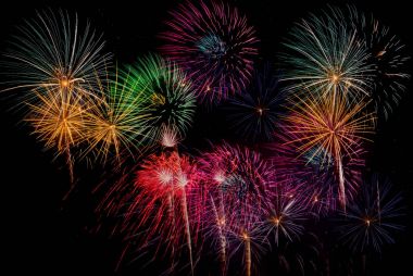 Havai fişek kutlama yeni yıl ve kopya alanı geceleri