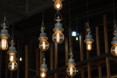 Lamba ışığında avize aydınlatma, 