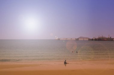 Beach doğal arka plan bulanıklık sıcak renkler.