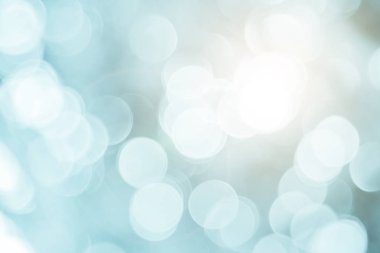 Noel kar ışıkları üzerinde arka plan bulanık. Tasarım etkisi odak