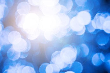 Noel kar ışıkları üzerinde arka plan bulanık. Tasarım etkisi odak