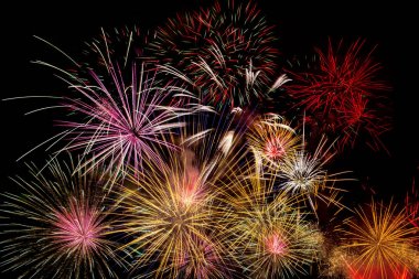 Havai fişek kutlama yeni yıl ve kopya alanı - soyut tatil arka plan geceleri.