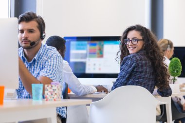 İş adamları ekip projesi ile çalışma