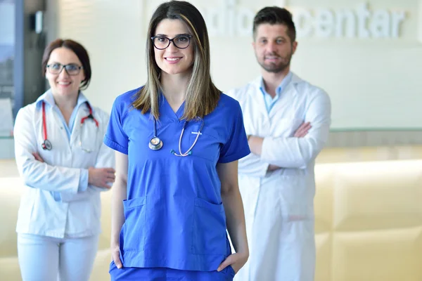 Trabajadores médicos en la clínica — Foto de Stock