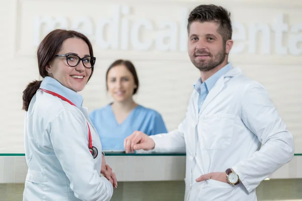 Pessoal Médico tendo Discussão — Fotografia de Stock