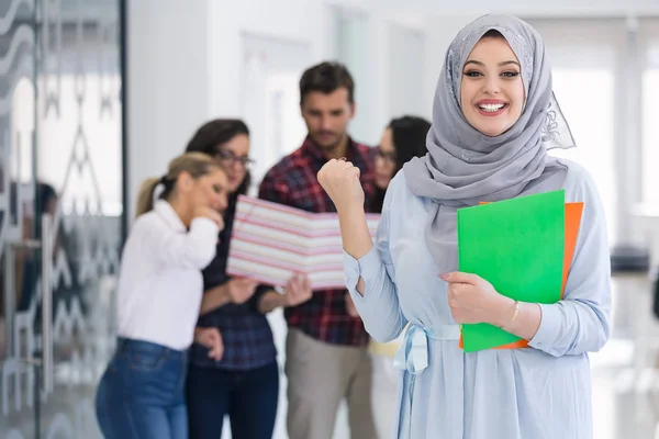 Arabic business woman working in team — Stock Photo, Image