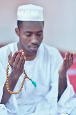 Tanrı'ya dua Afrika Müslüman erkek