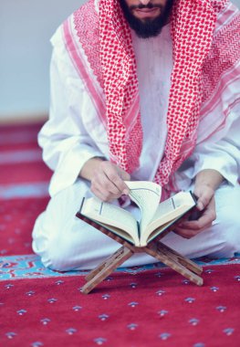 Müslüman Arapça adam dua