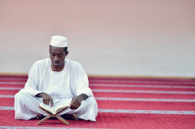 Tanrı'ya dua Afrika Müslüman erkek