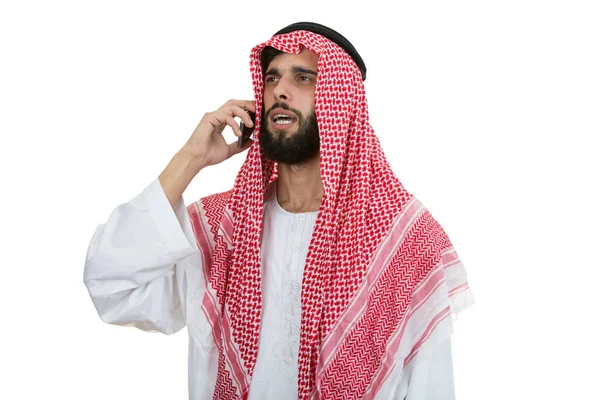 Arabiska mannen med hjälp av en smartphone. — Stockfoto