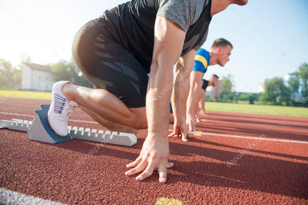 Runners preparing for race 