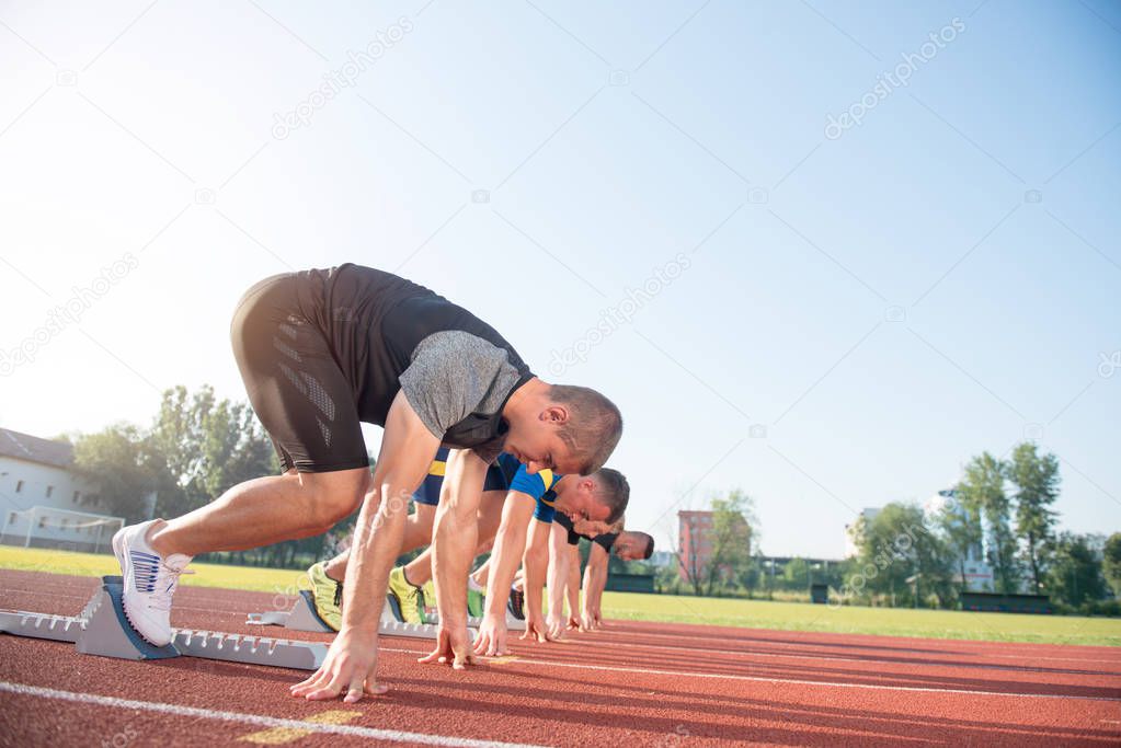 Runners preparing for race 