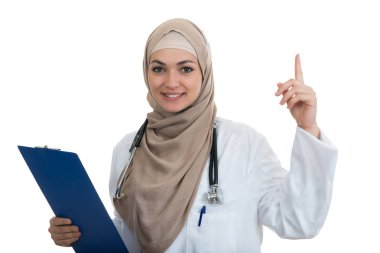 Kendine güvenen Müslüman kadın doktor  