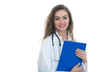 Genç kendine güvenen kadın doktor klasör holding