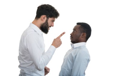 İki deli adamın tartıştığını