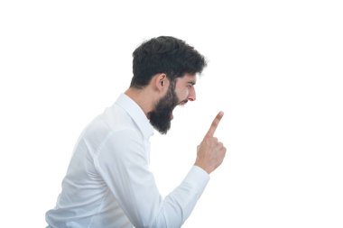 genç adam ile açık ağız bağırıyor. 