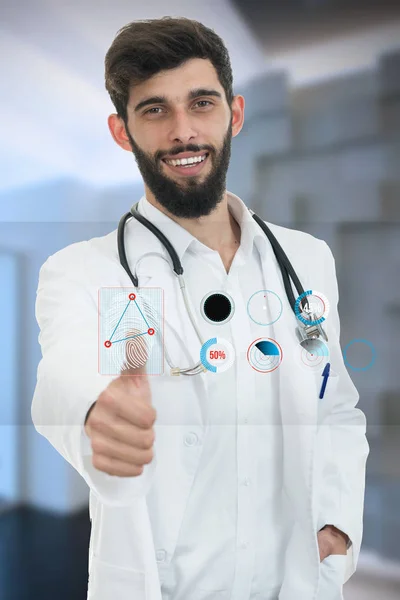 Erkek doktor başparmak gösterilmesini — Stok fotoğraf