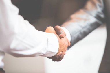 erkekler arasında karşılıklı