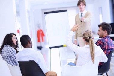 İş adamları bir sunum olması