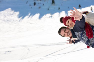 adam holding kız sırt