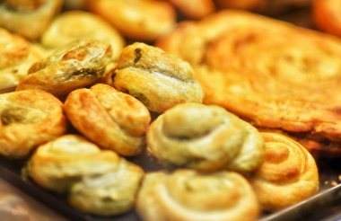Burek pasta et doldurma ile