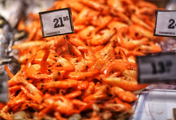 Seafood on ice at market — Stock Photo, Image