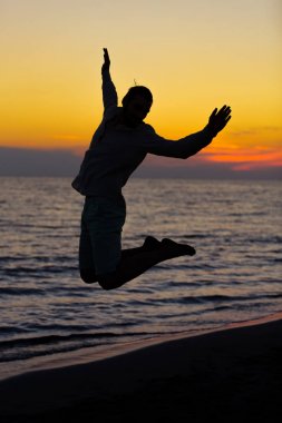 adam doğarken atlama