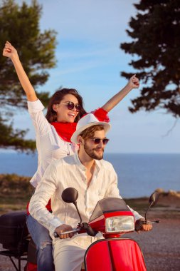 Adam ve genç kadın seyahat 