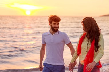 Güzel plaj romantik Çift