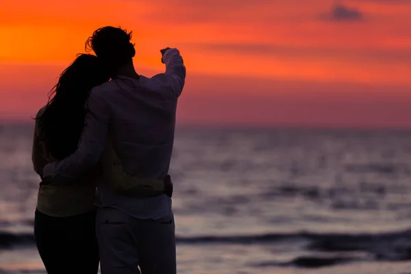 Pareja joven enamorada — Foto de Stock