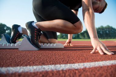 Yarış için hazırlanıyor runner 