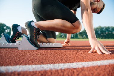 Yarış için hazırlanıyor runner 