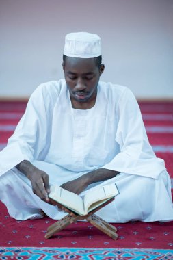 Tanrı'ya dua Afrika Müslüman erkek