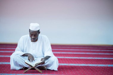 Tanrı'ya dua Afrika Müslüman erkek