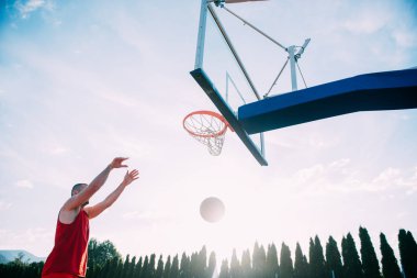 adam harika bir smaç yapma 