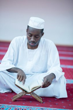 Tanrı'ya dua Afrika Müslüman erkek