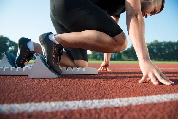 Corredor preparándose para la carrera — Foto de Stock