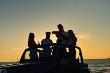 İnsanlar eğlenmek Cabrio araba