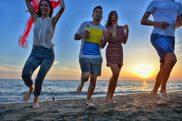 A beach boldog fiatalok — Stock Fotó
