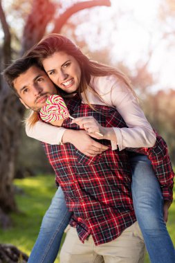 kız vererek piggy geri dostum